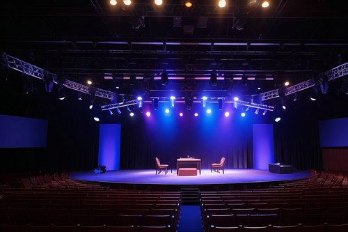 鄭州出租桁架時如何保證設(shè)備的安全運輸？